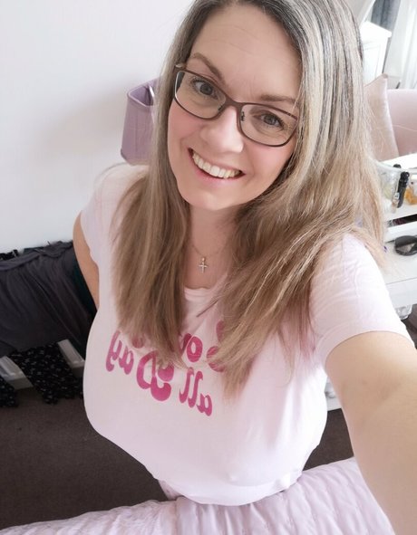 glamgran56 xxx model photo