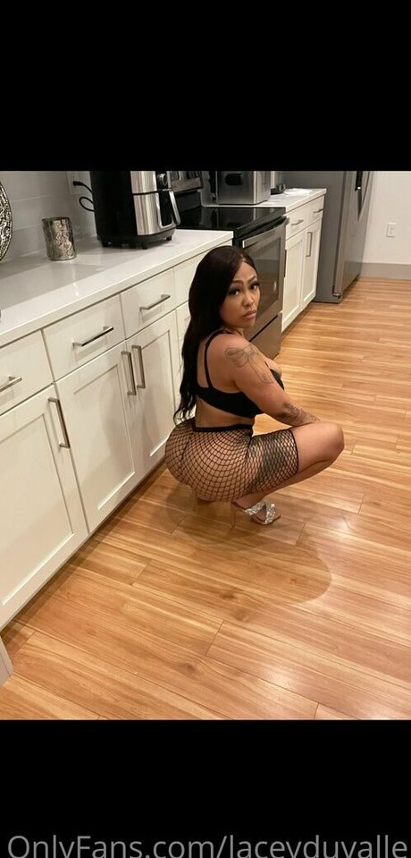 LaceyDuvalle nude model photos