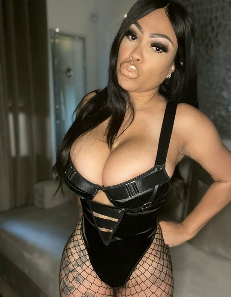 LaceyDuvalle star high quality picture