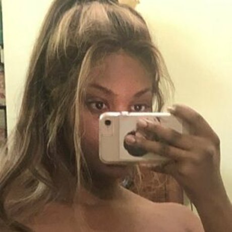 pinkbambii pretty pornstar img