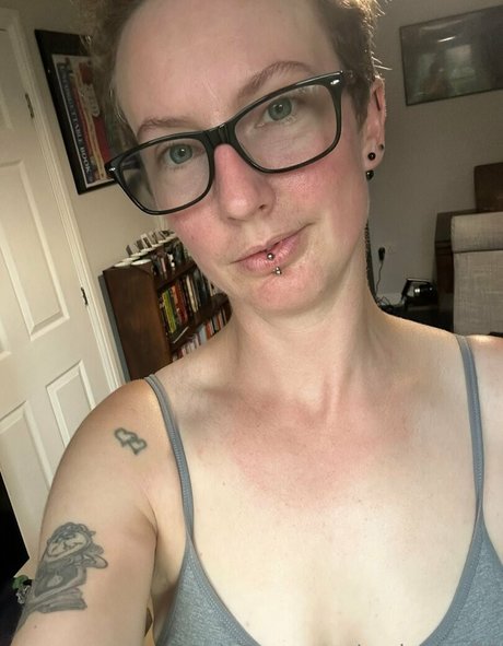 melusina90 nude model images