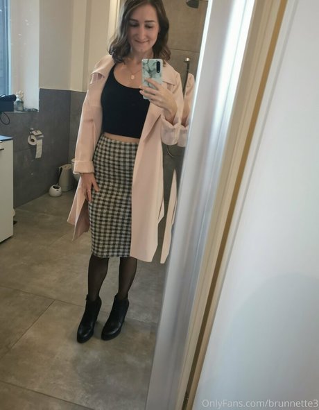 brunnette3 nude actress images