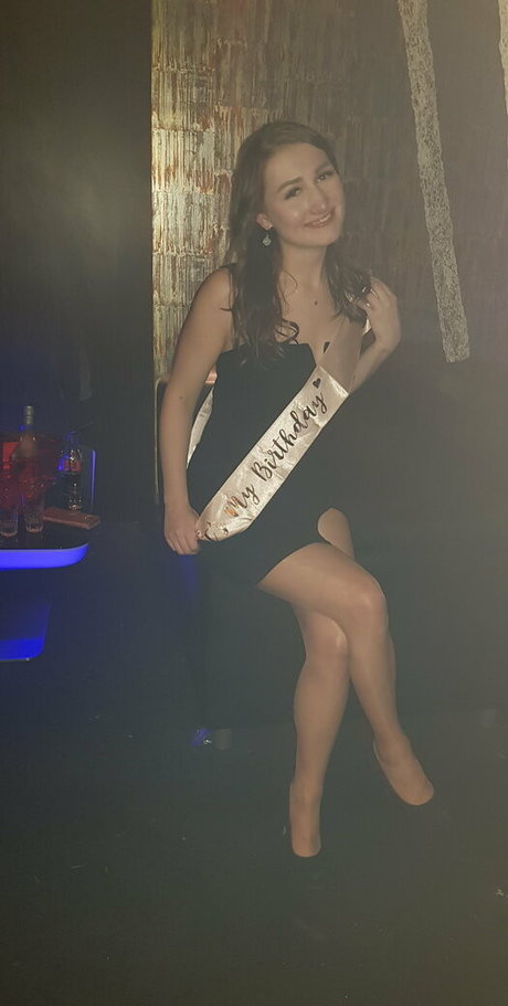 brunnette3 pornstar naked pictures