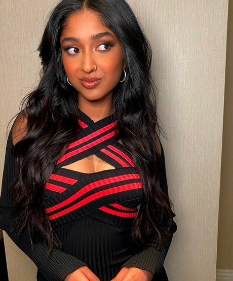 Maitreyi Ramakrishnan beautiful actress galleries