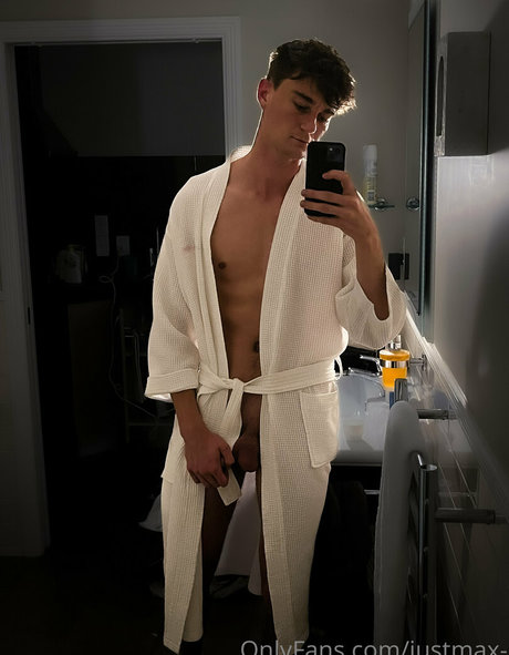 justmax_ model hot photo