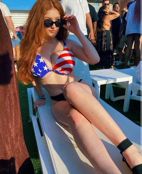 notemilyb model pornographic image