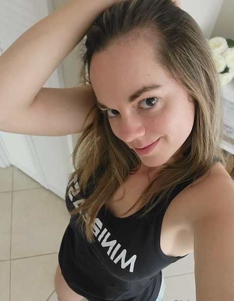 chloe mae nudes actress gallery