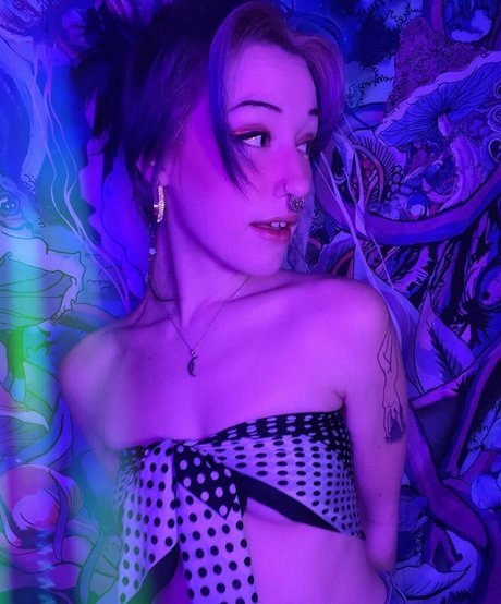 stonedsunni model sexy photos