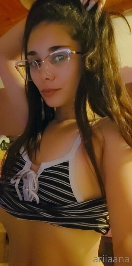 queenvcsext nude model photo