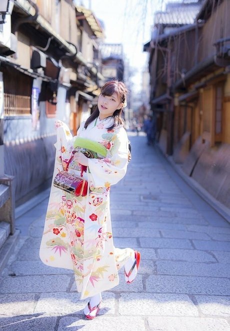 rirerere00 top actress photos