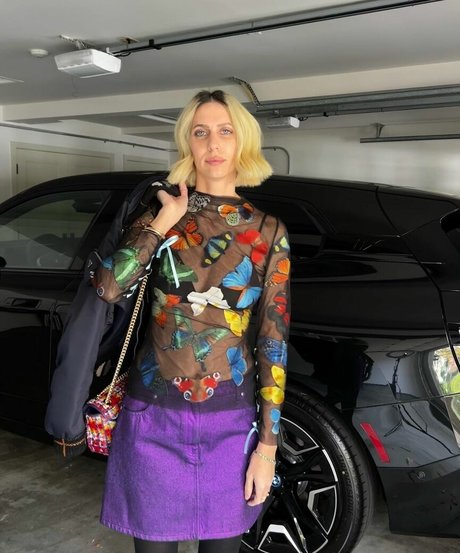 Hila Klein star nude images