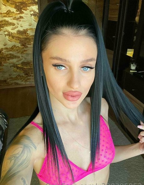 charming megan sexy actress photos