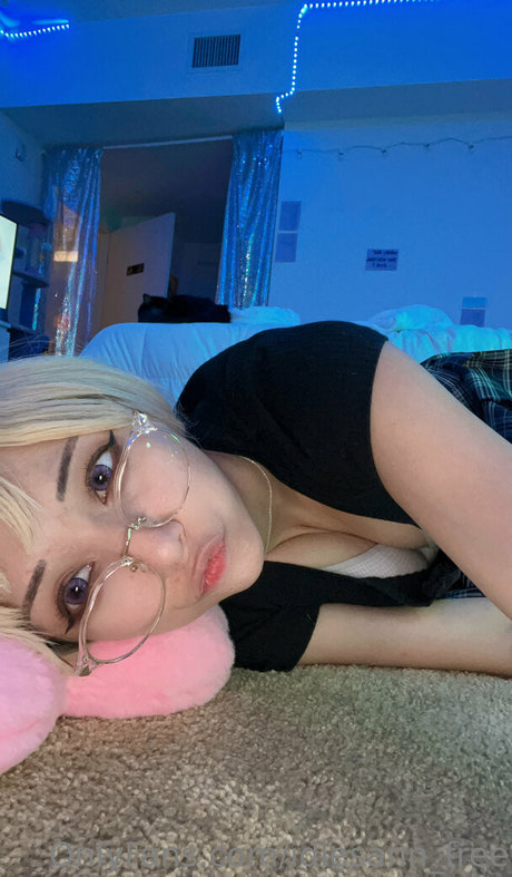 idlesann free pornstar picture