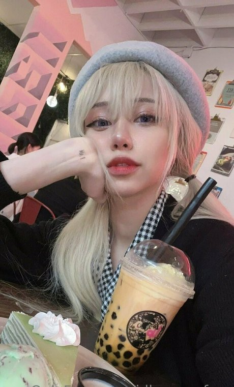 idlesann free exclusive model pic