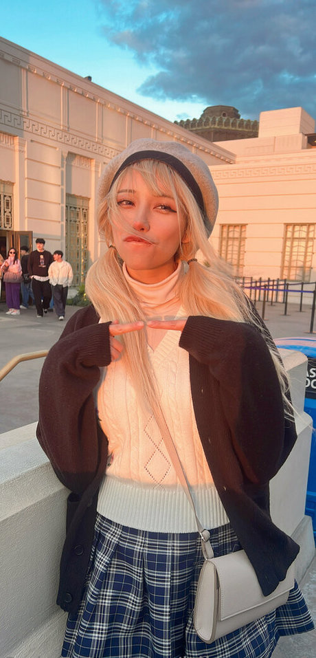 idlesann free model adult picture