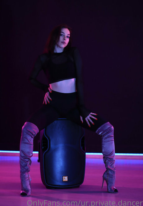 urr private dance art model pic