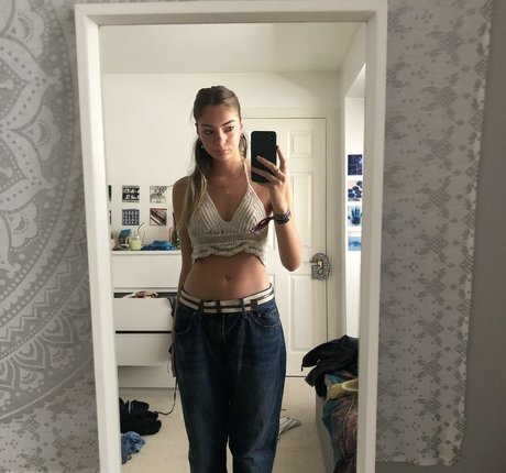 Depop Wins free actress photo