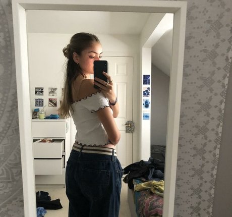 Depop Wins free actress pictures