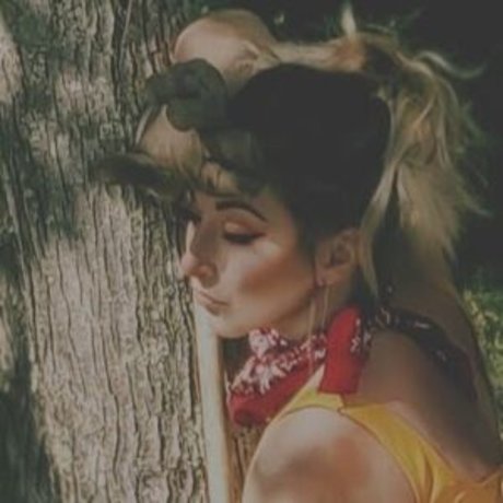 DeAnna Davis top model pic