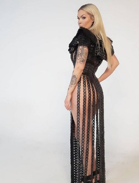 dinahnah pornographic model photo