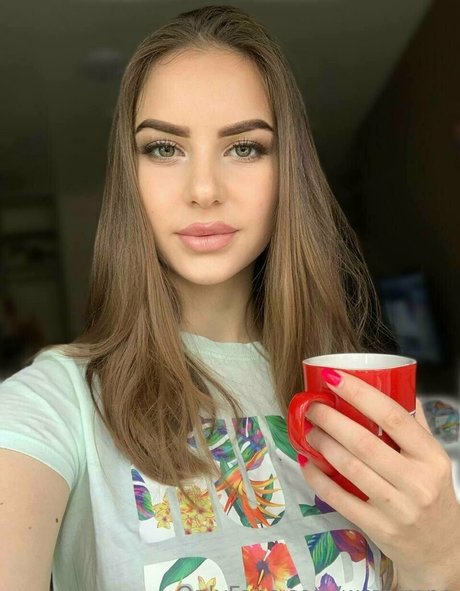 wrenirene model adult pics