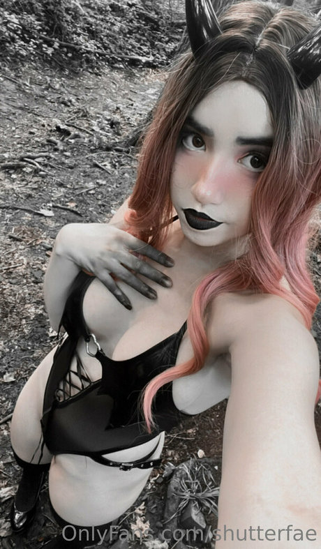 shutterfae hot actress pic