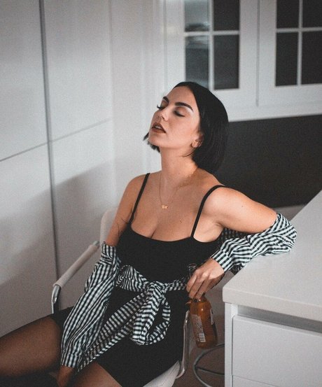 Maria Valero xxx model photo