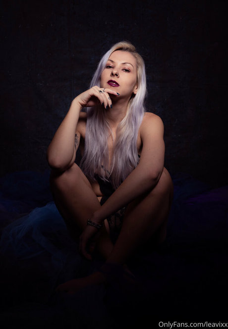 leavixx model pornographic images