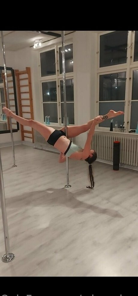 zdgx chessman pornstar adult photo