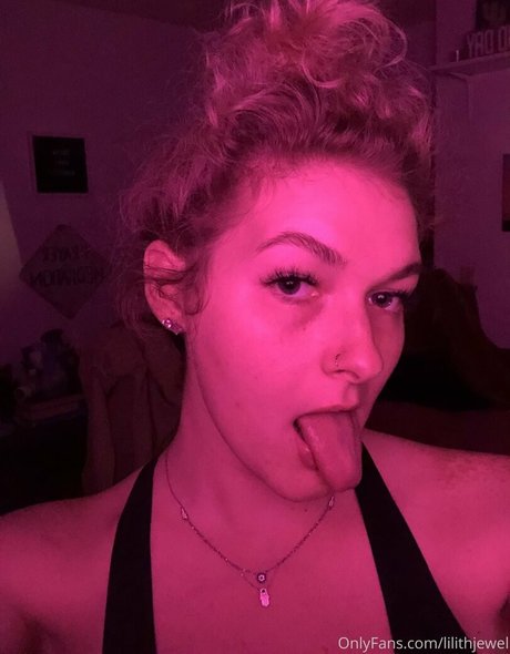 lilithjewel erotic pornstar img