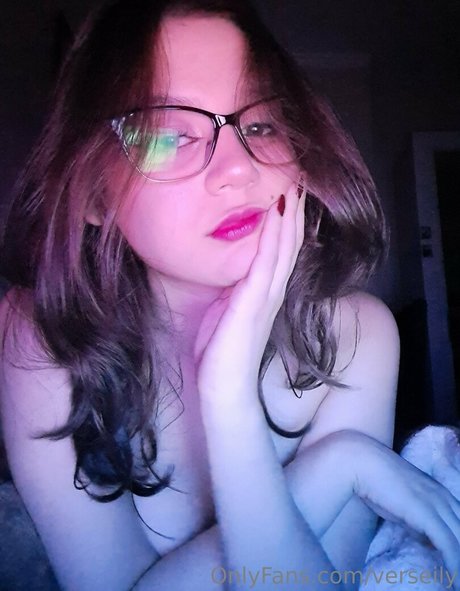 verseily nude actress img