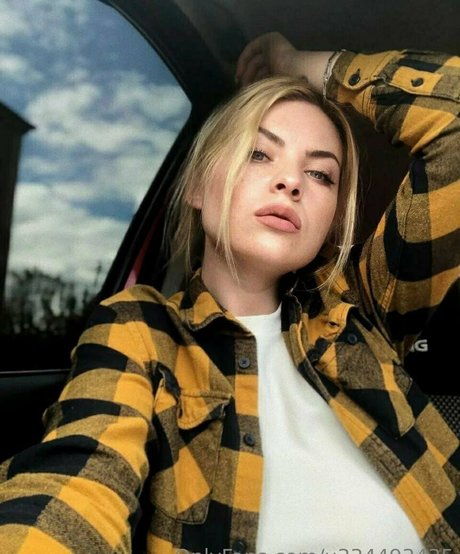 dragonb0rn model pretty gallery