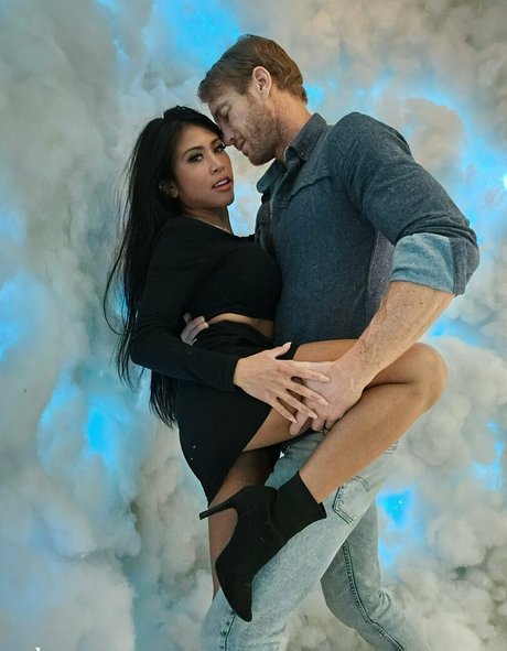 Embersnow Profile pic