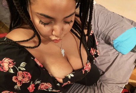 Mona Luvismona nice star image