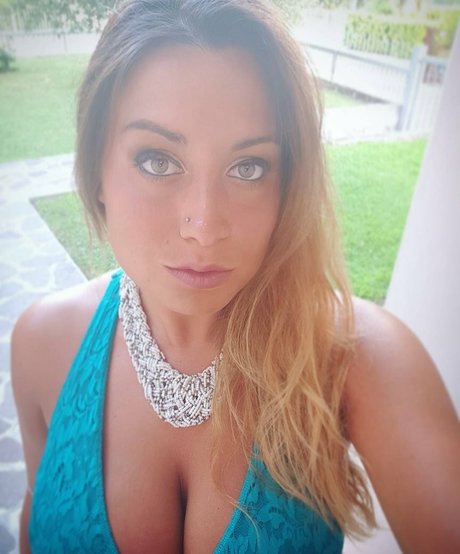 curvygirl89 star nude gallery