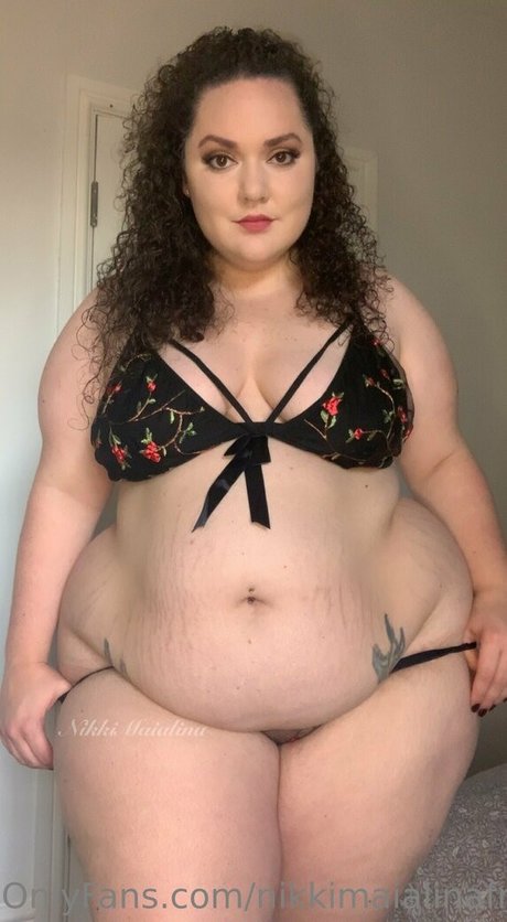 nikkimaialinafree star nude photo