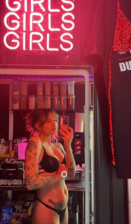 Josiexmoon model hot pictures