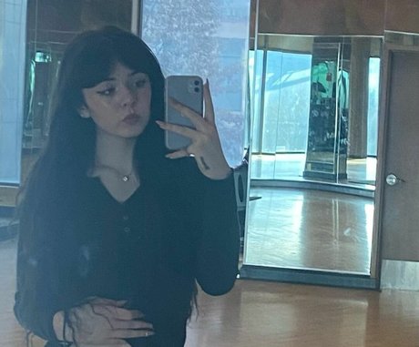 ezsy pornstar high quality pic