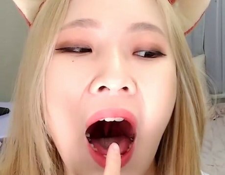 Beddle1218 adult model photos