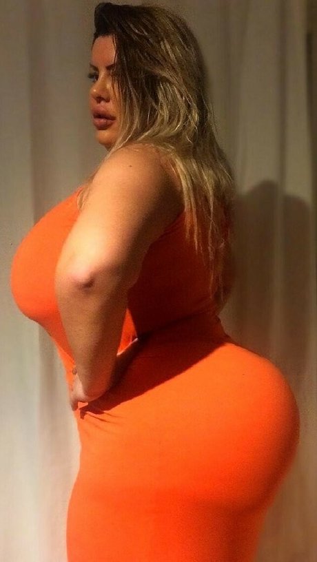 Natasha Crown naked model photos