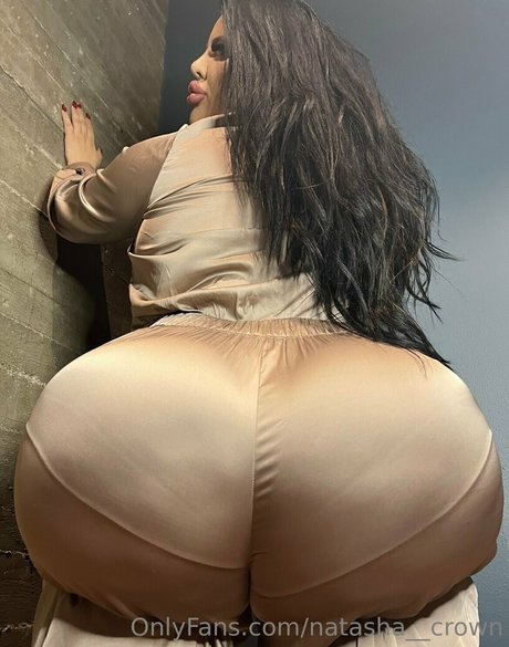 Natasha Crown model top images