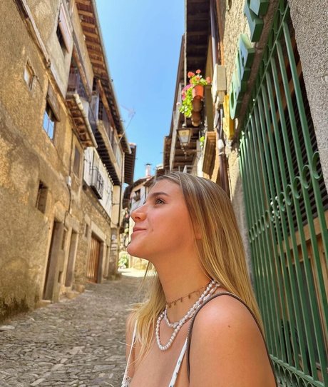 Giulia Nassa pornstar perfect img