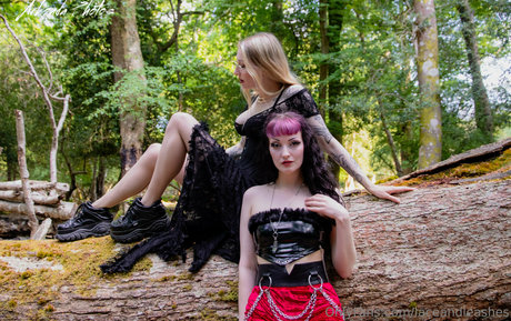 laceandleashes actress archive