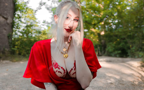 laceandleashes porn star archive