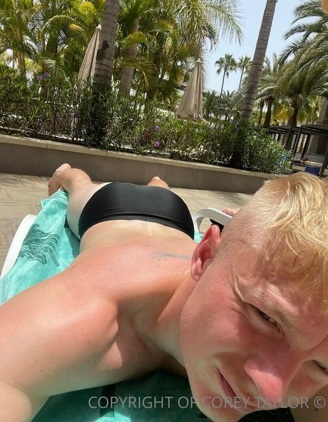 coreytaylorvip pornographic model pictures