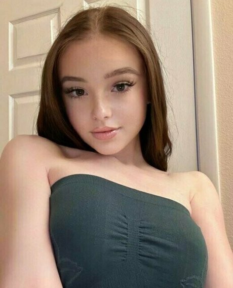 leila crystal pornstar nice picture