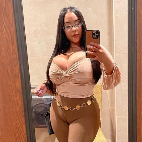 blonde milf big tits onlyfans pornos photos