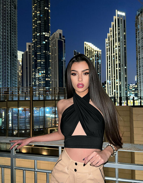 sinsofamanda model beautiful img