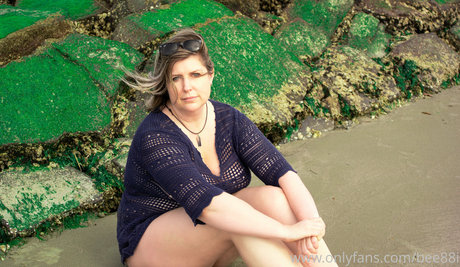 bee88i pornstar adult pics