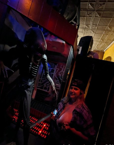 bee88i model pornographic galleries